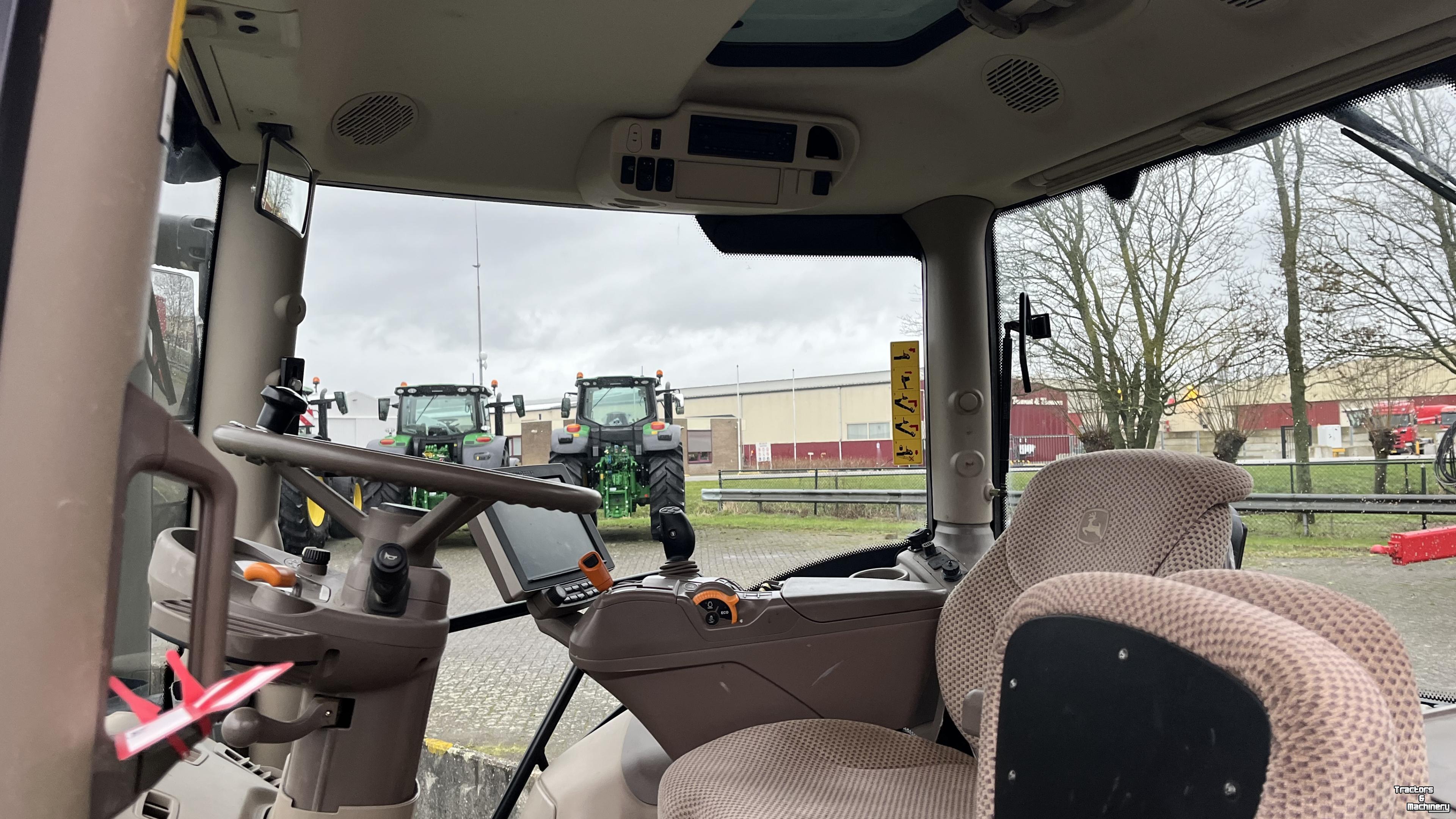 Tracteur John Deere 6215R