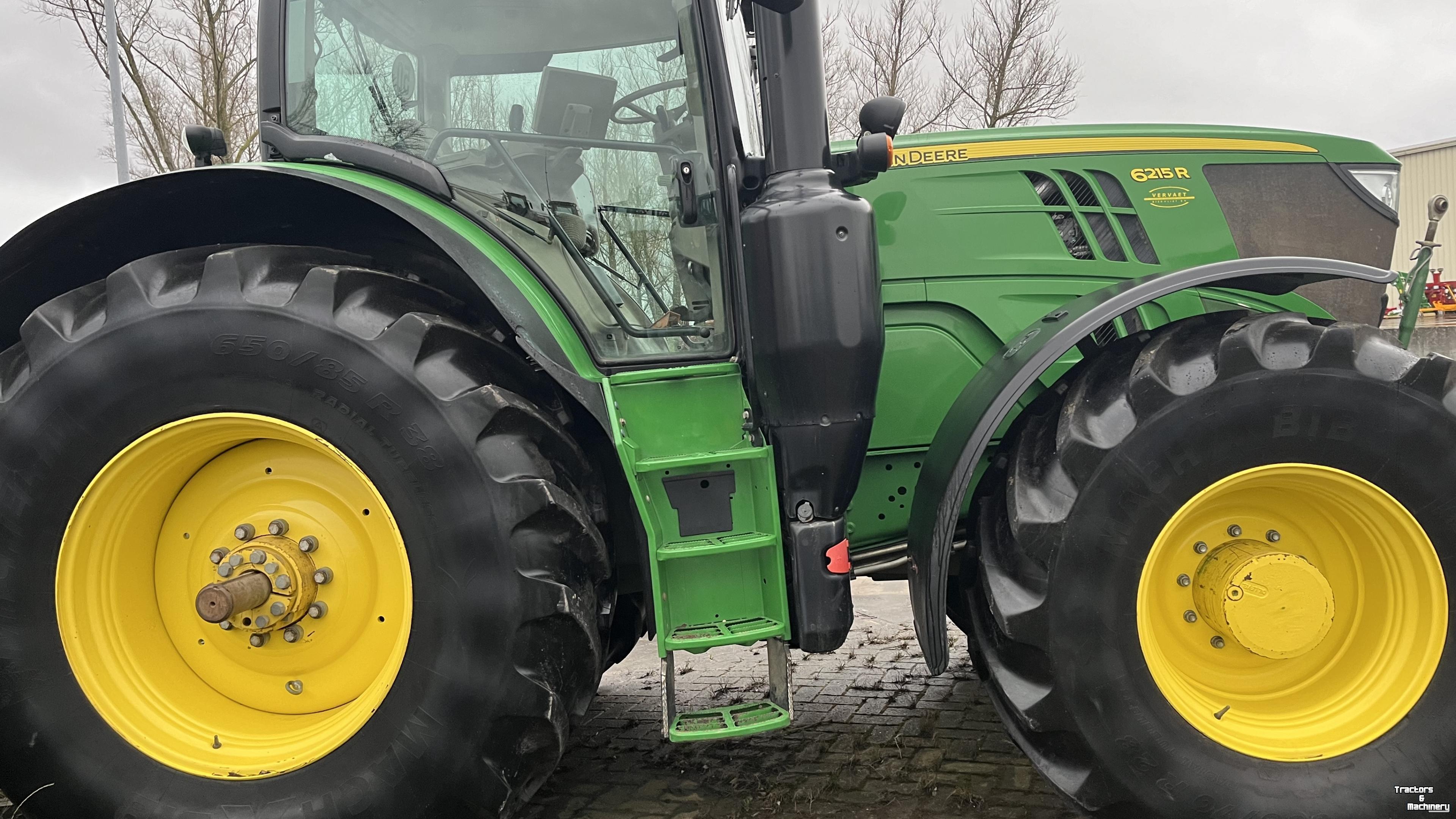 Tracteur John Deere 6215R