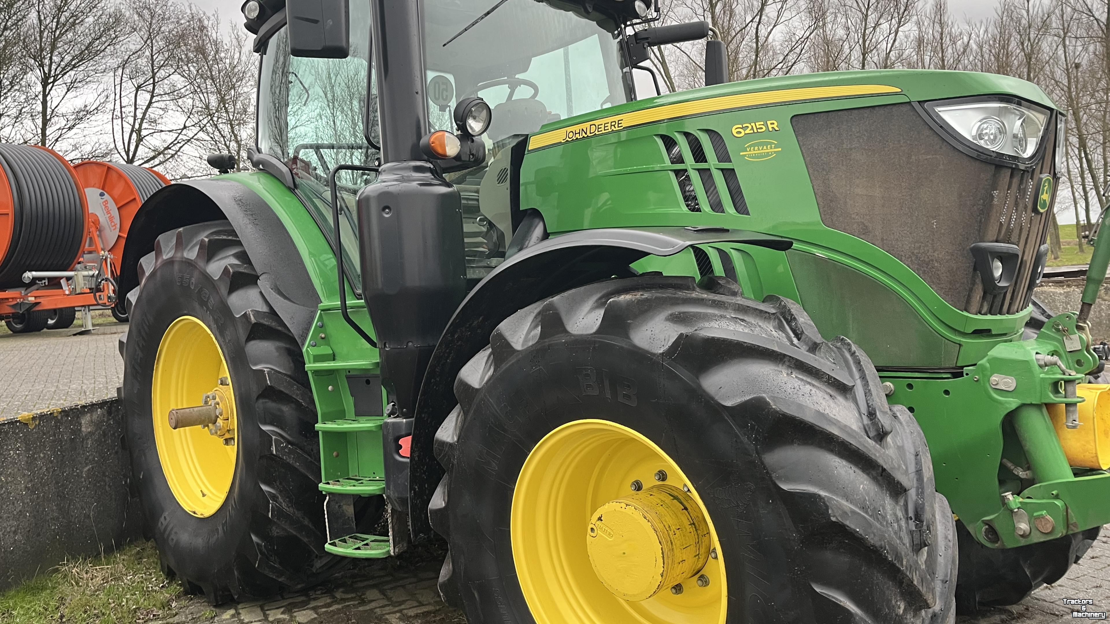 Tracteur John Deere 6215R