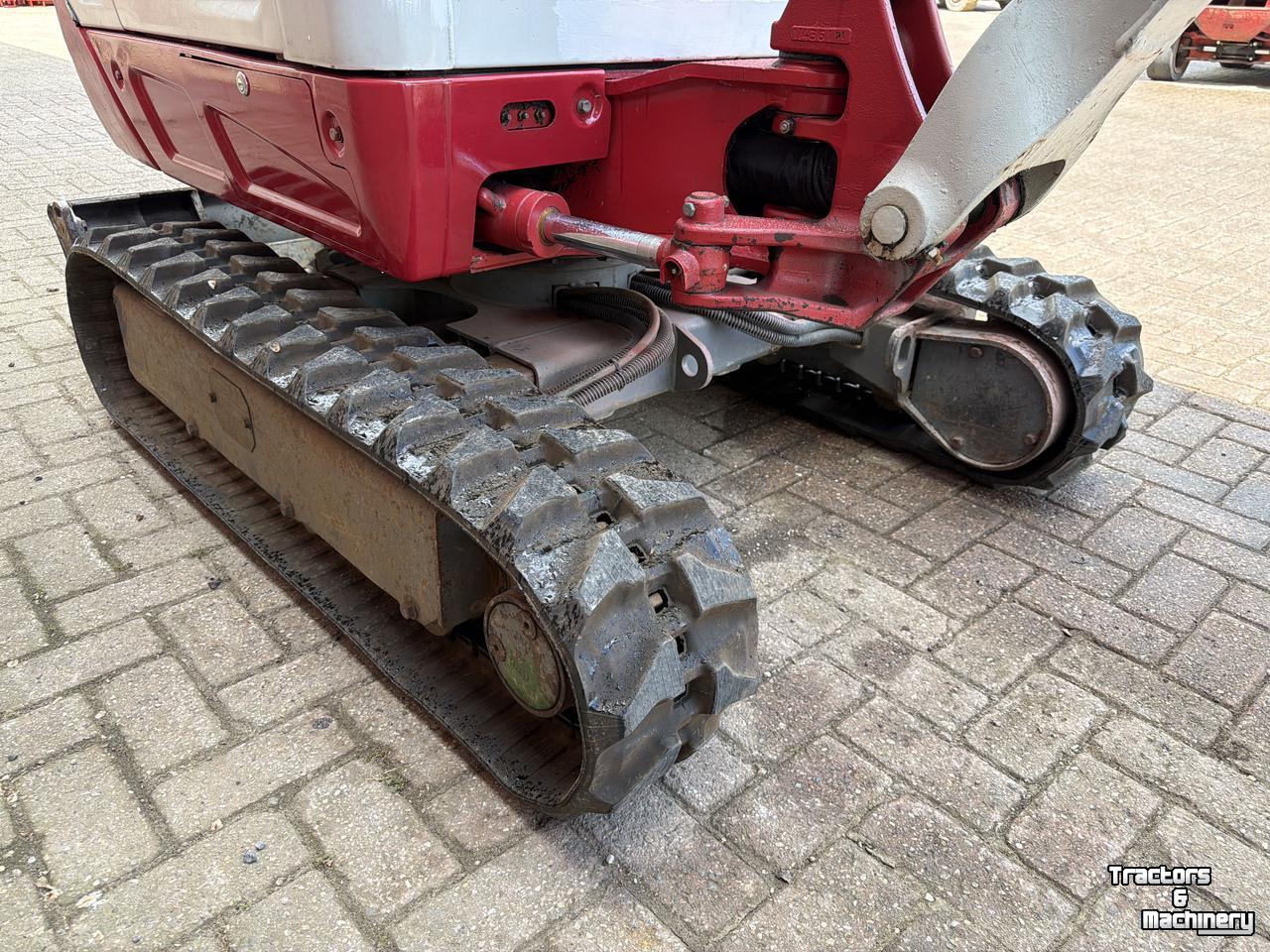 Pelles sur pneus Takeuchi Kraan TB216