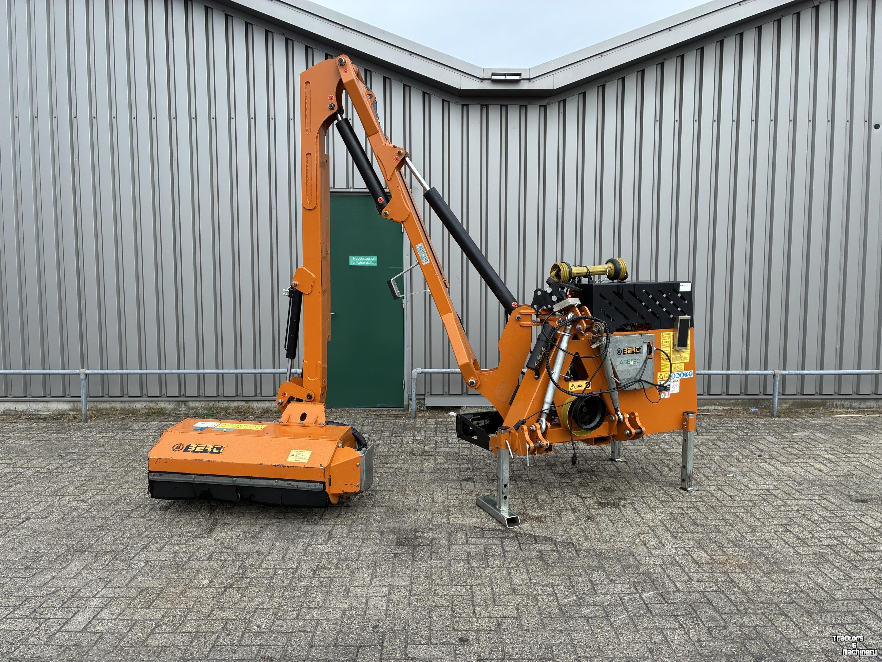Autres équipements pour rue, entretien des accotements et des fossés Berti FBP 600 met comfort bediening