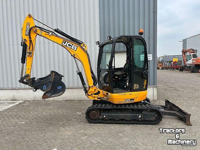 Pelles sur pneus JCB 8030 ZTS