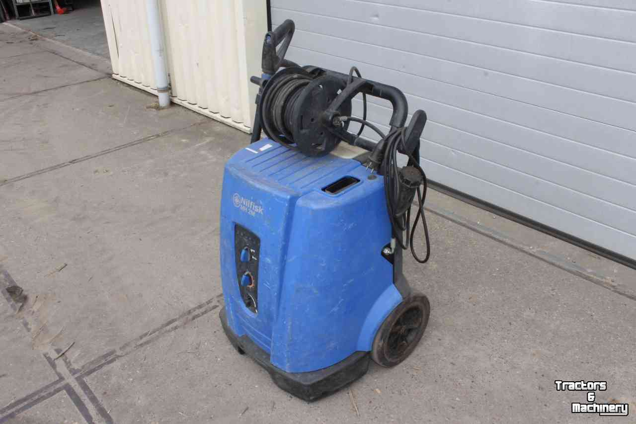 Nettoyeur à haute pression Chaud/Froid Nilfisk MH 2M heetwater hogedrukreiniger stoomcleaner