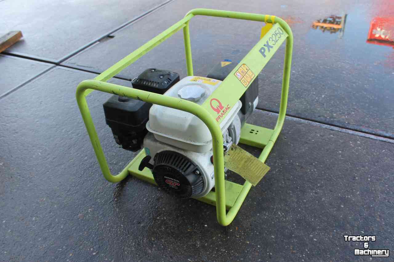 Groupes électrogènes  Pramac PX3250 generator aggregaat 230 volt Honda benzinemotor