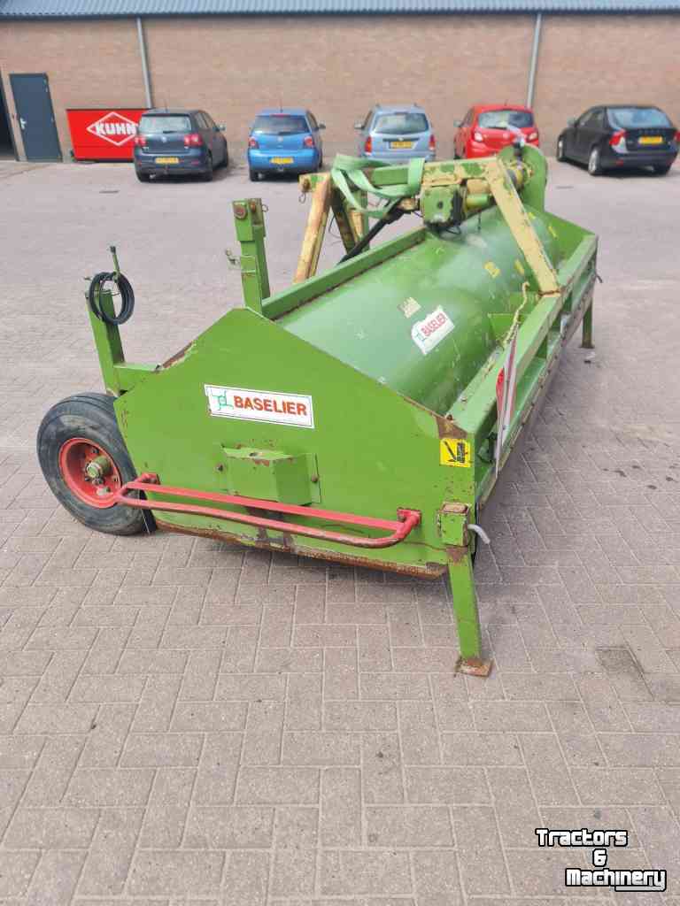 Broyeur de fanes Baselier LKB 320 Loofklapper