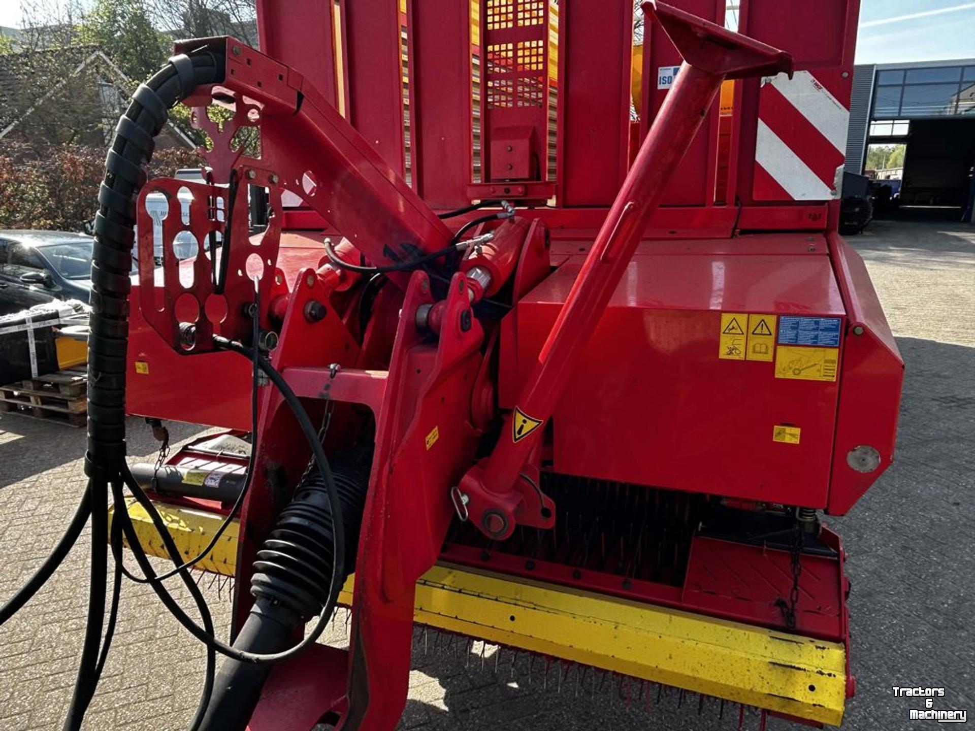 Autochargeuse Pottinger 8010L