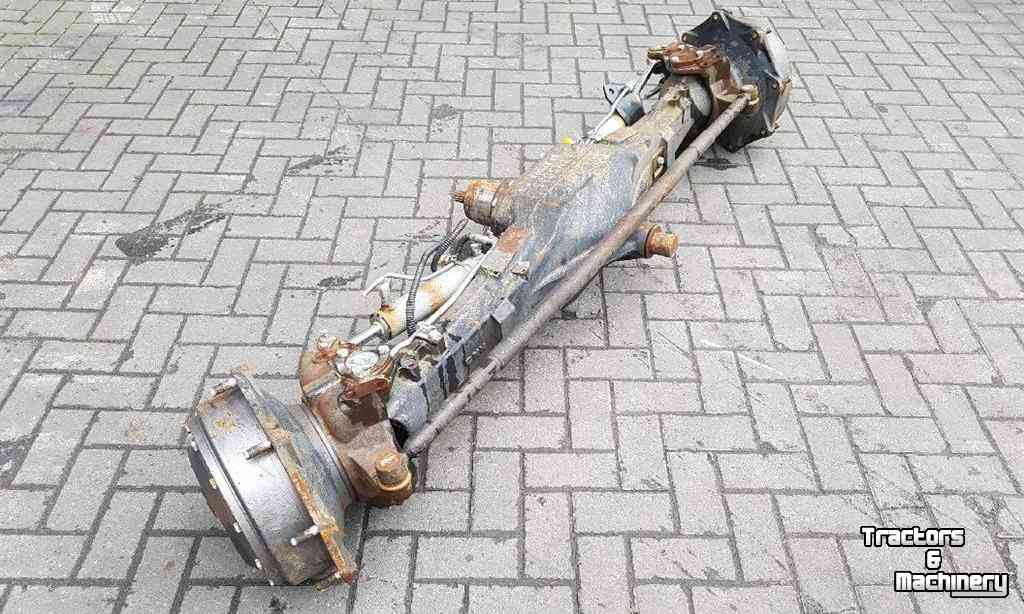 Pièces d‘occasion diverse New Holland Vooras / Front Axle compleet vast model 87745935 / 9184008