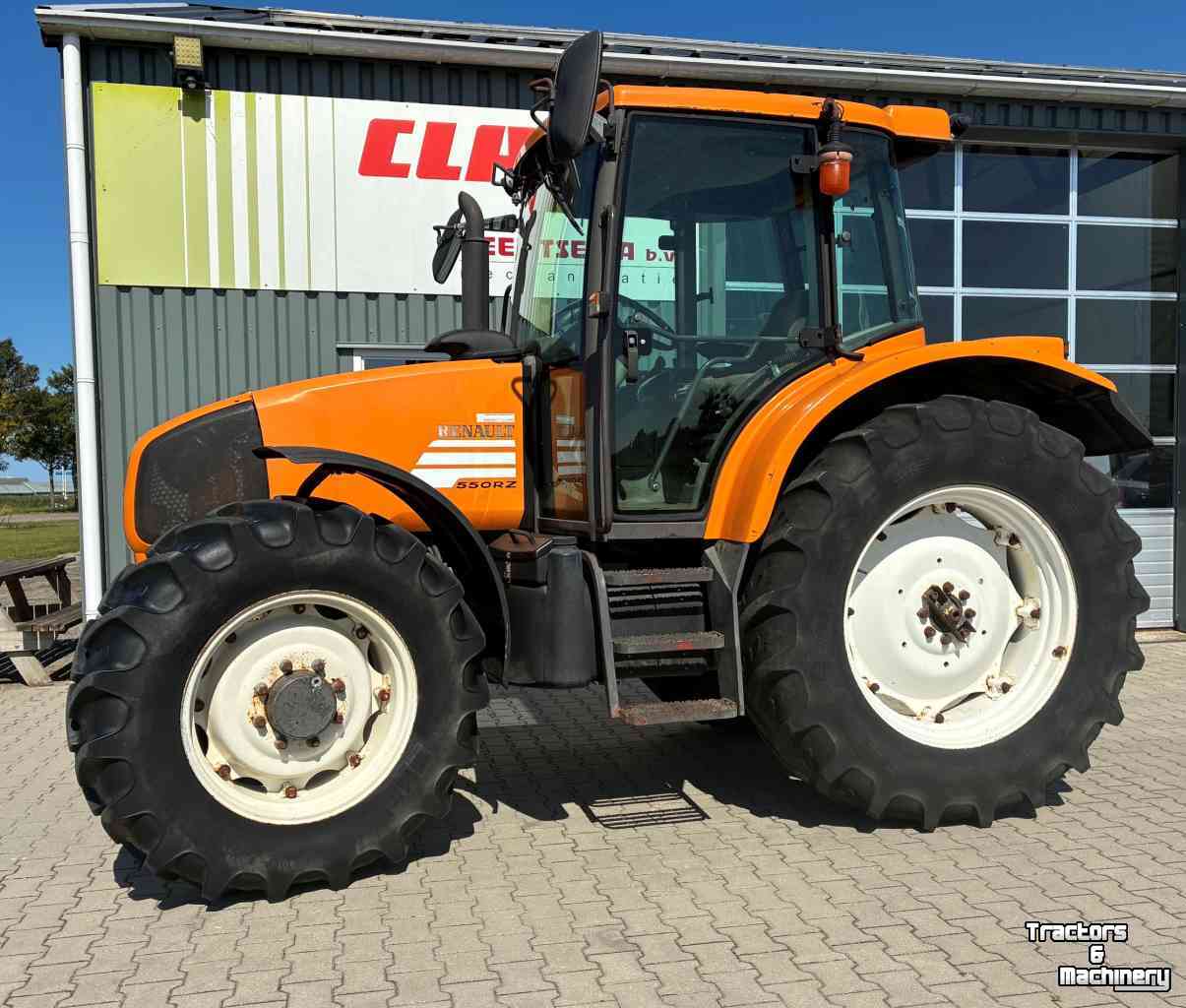Tracteur Renault Ares 550 RZ