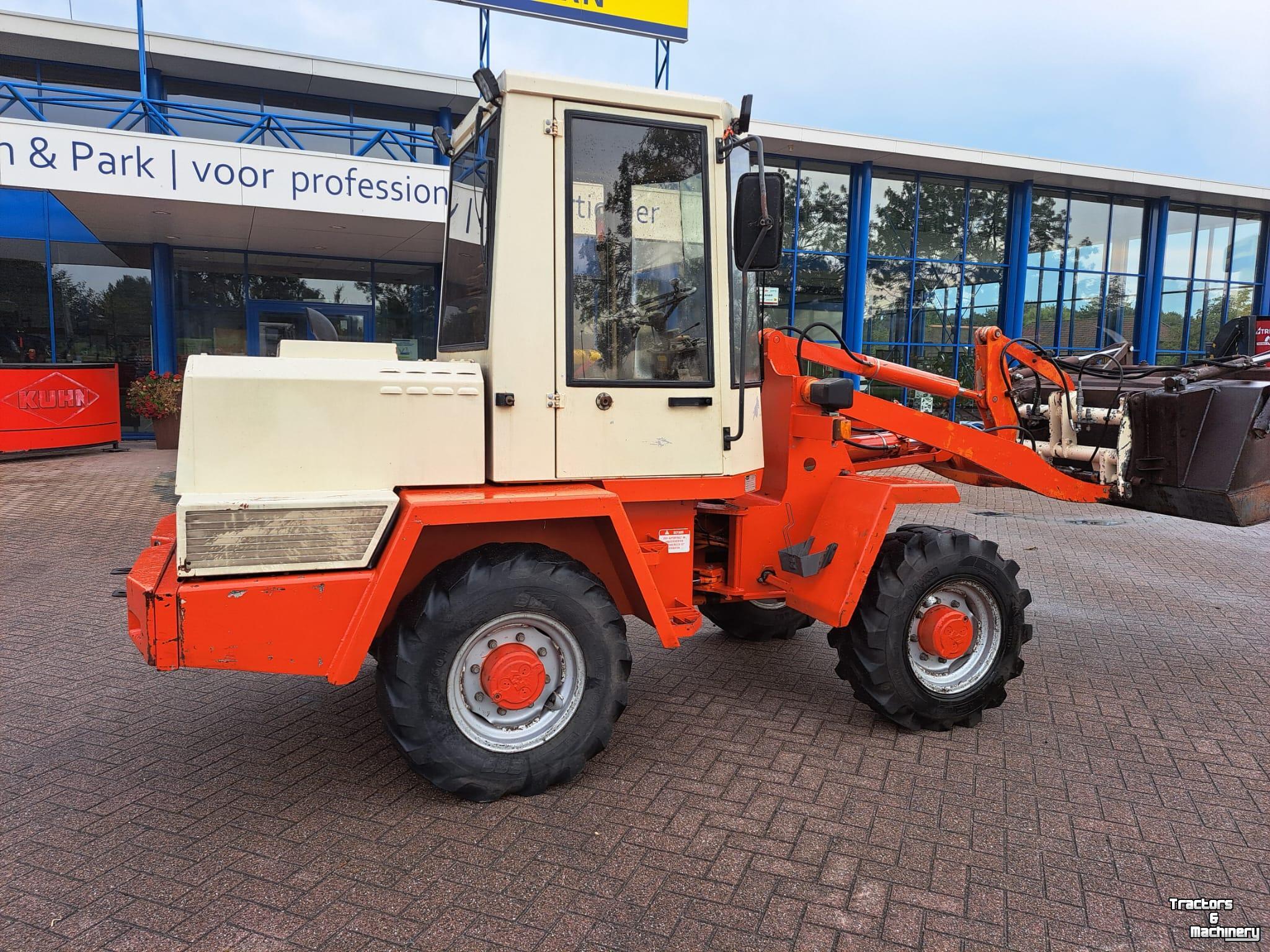 Chargeuse sur pneus Schaeff SKL831