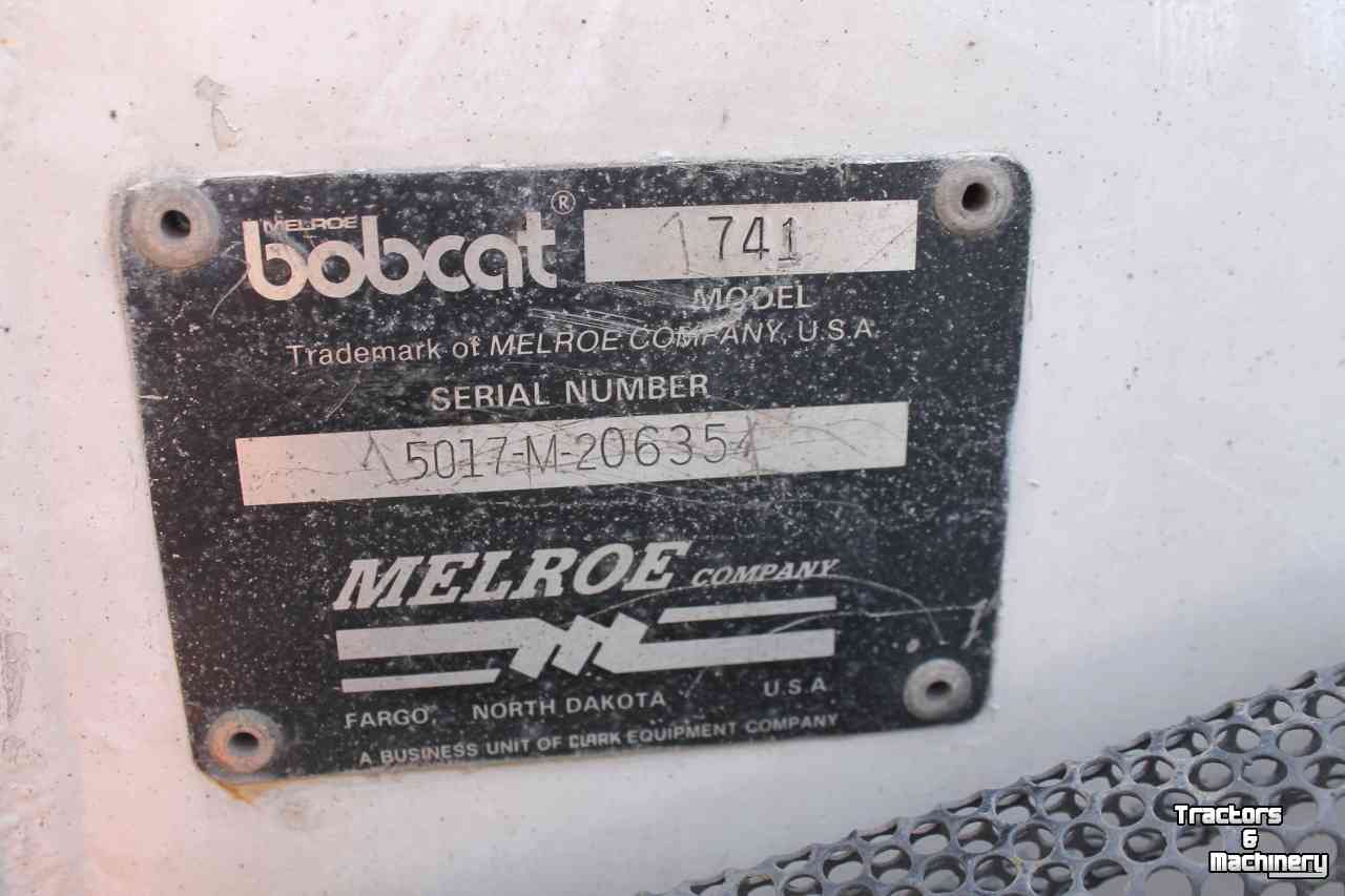 Chargeuse compacte Bobcat 741 schranklader met grondbak en Deutz motor