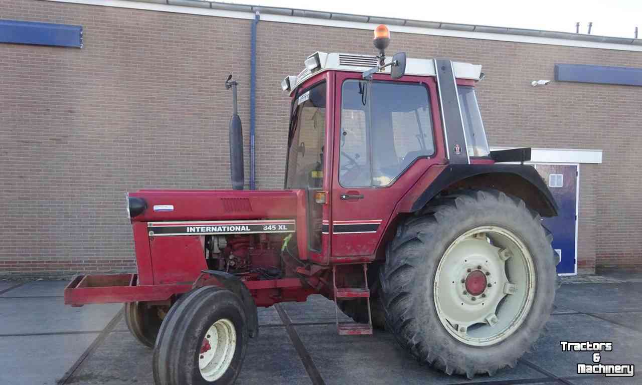 Tracteurs International 845 XL