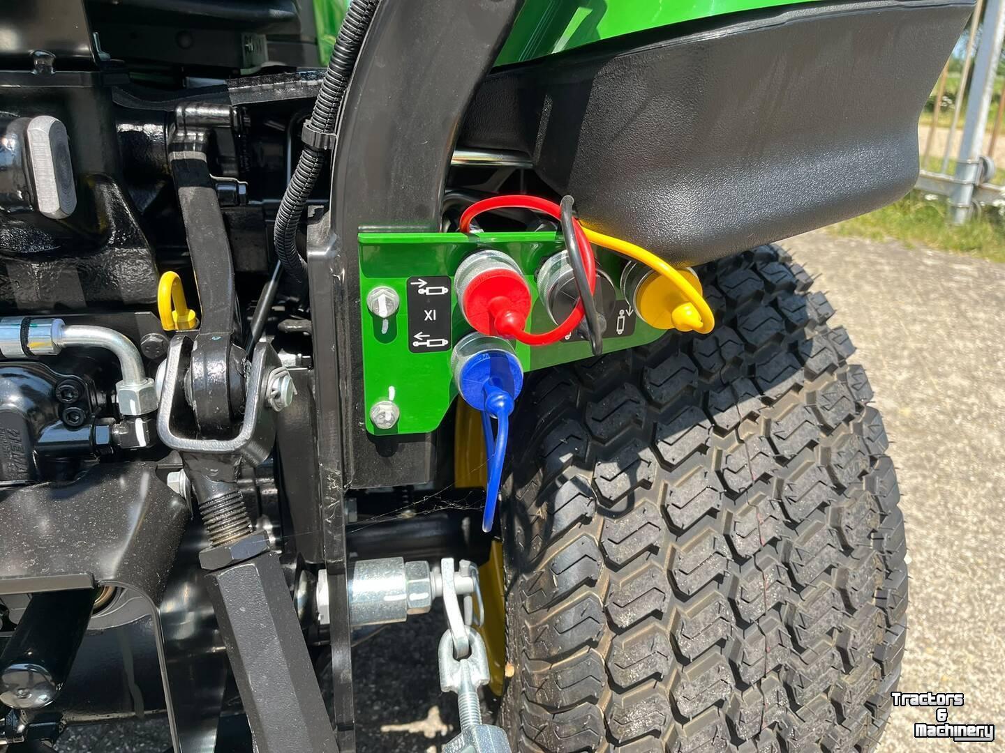 Tracteur pour vignes et vergers John Deere 1026R