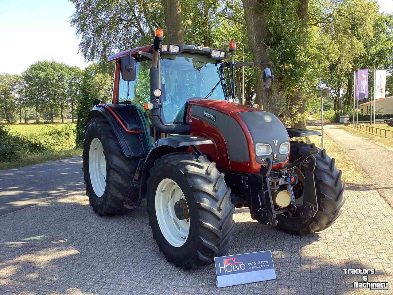 Tracteur Valtra N121 H3