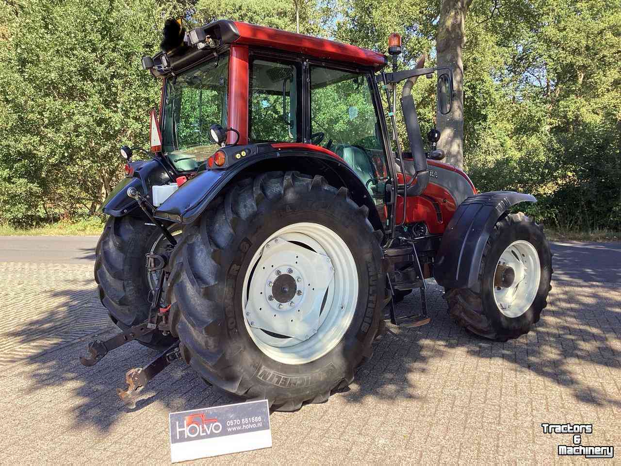 Tracteur Valtra N121 H3