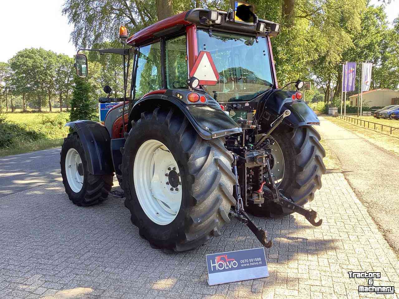 Tracteur Valtra N121 H3