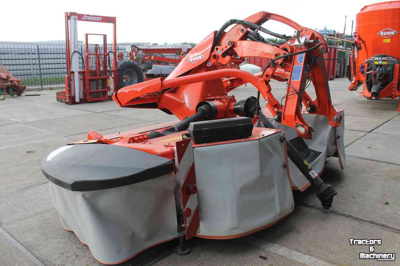 Faucheuse Kuhn GMD3125F-FF front schijvenmaaier frontmaaier snelwissel op de messen