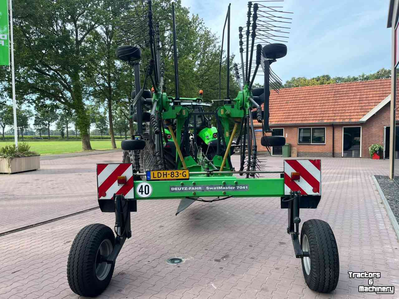 Andaineur Deutz-Fahr Swatmaster 7041