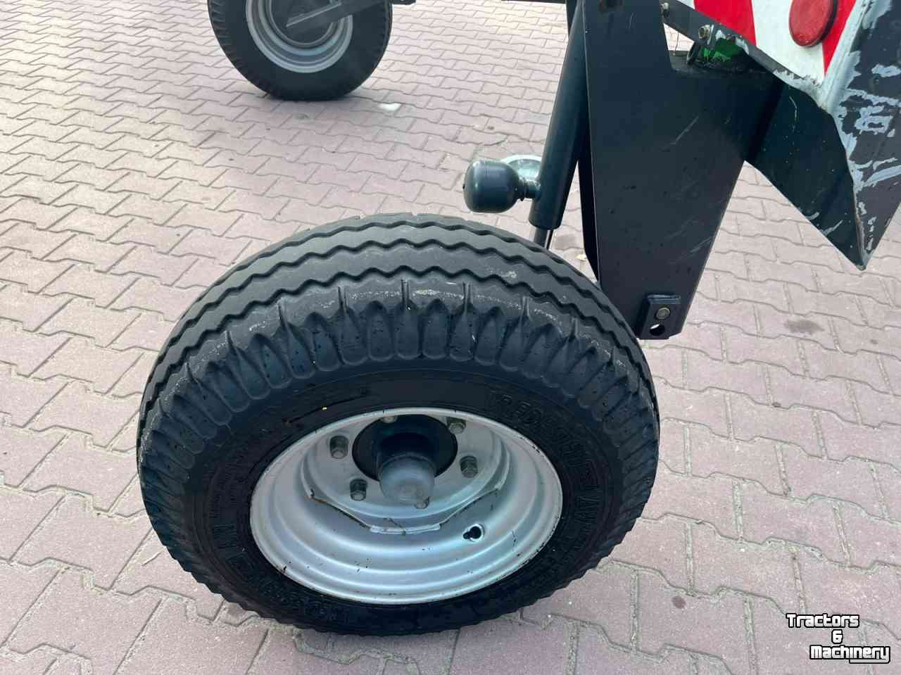 Andaineur Deutz-Fahr Swatmaster 7041