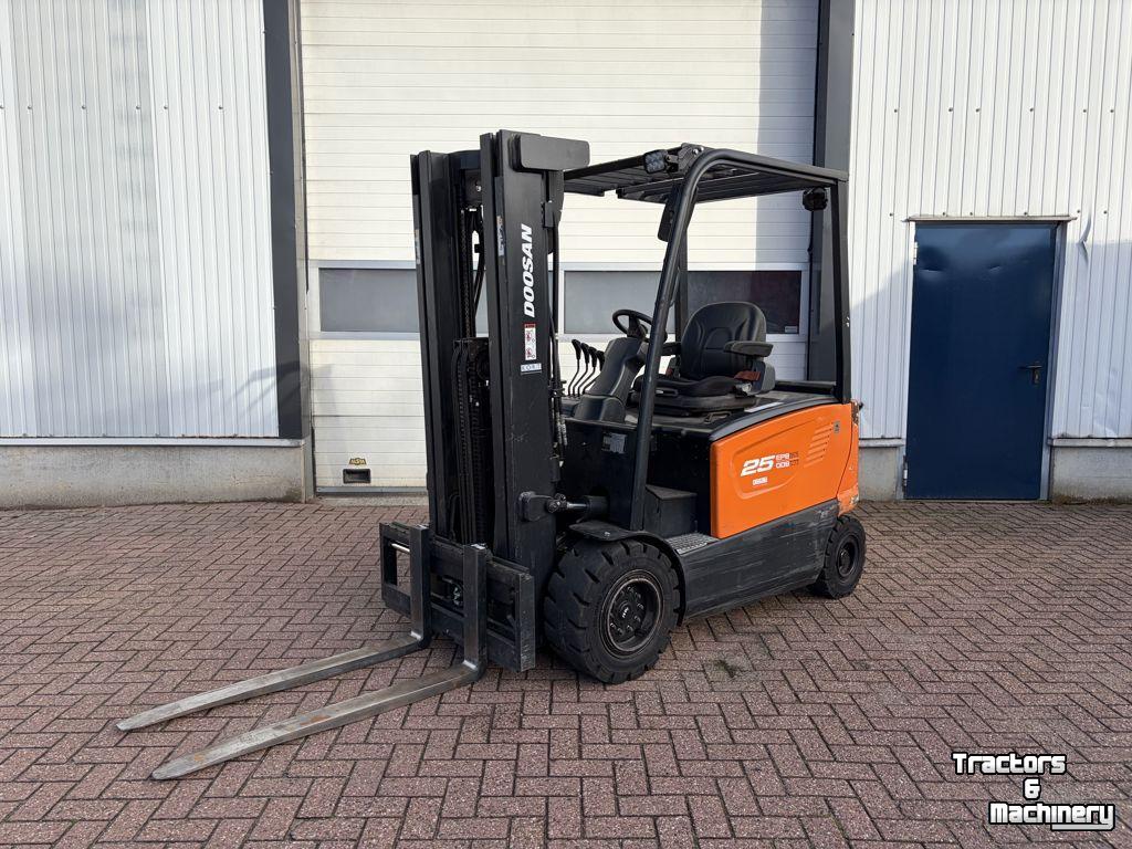 Chariot élévateur Doosan B25X-7