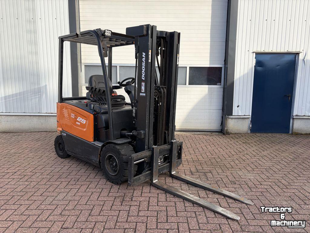 Chariot élévateur Doosan B25X-7