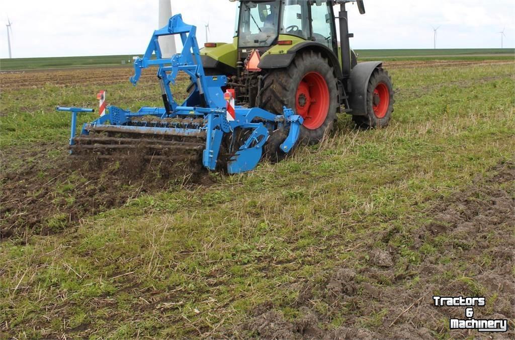 Déchaumeur à disques Agri-Koop AT30 Schijveneg met zaaibok