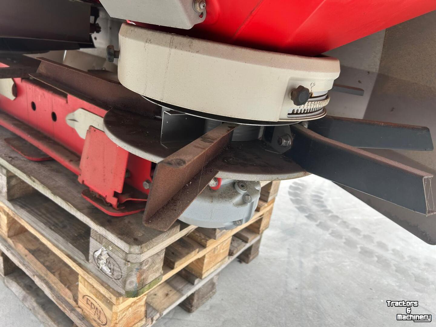 Distributeur d‘engrais Kverneland Exacta TL