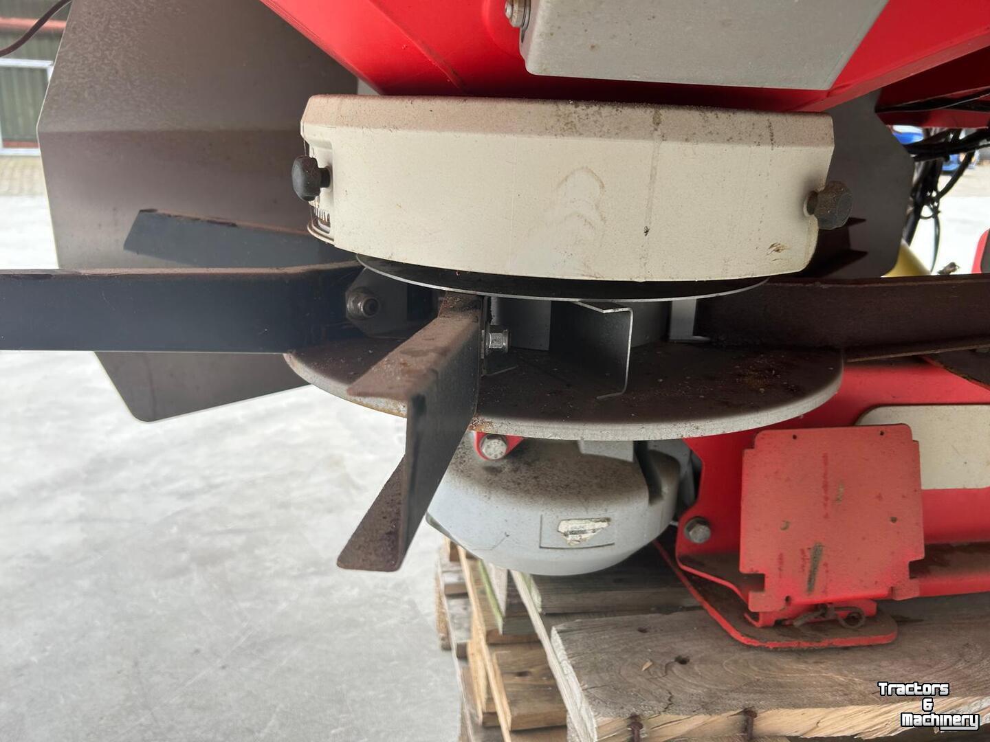 Distributeur d‘engrais Kverneland Exacta TL
