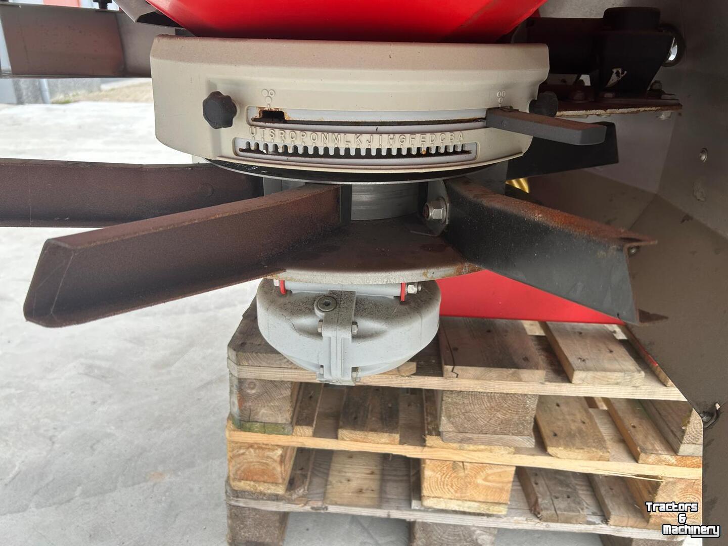 Distributeur d‘engrais Kverneland Exacta TL