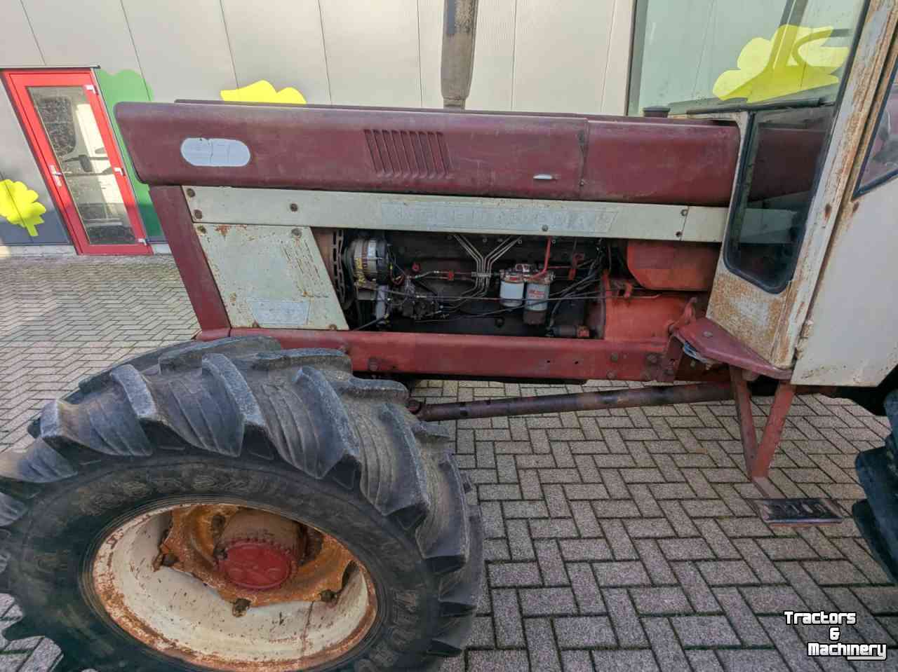 Tracteur International 946