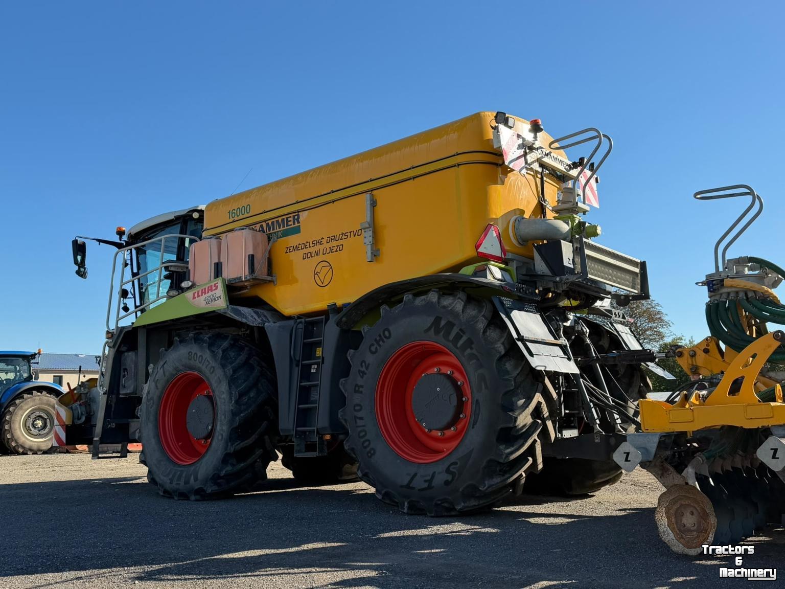 Tonneau de lisier Claas Xerion