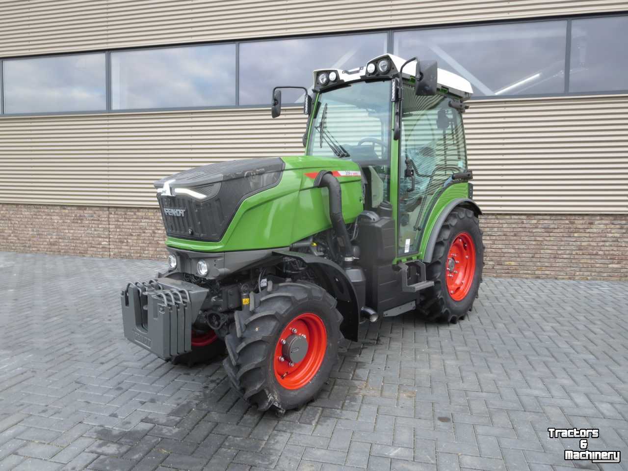 Tracteur pour vignes et vergers Fendt 209va vario gen3  210-211