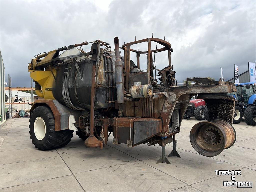Epandeur de fumier Challenger Terragator TG8133