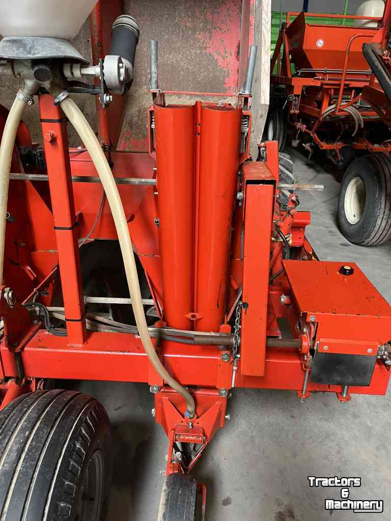 Planteuse de pommes de terre Kverneland UN3200 |Underhaug | Bekerpootmachine