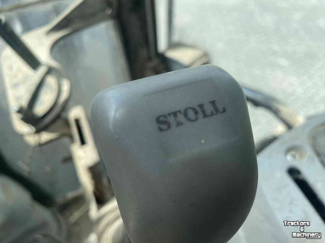Tracteur New Holland T6030 AIRCO STOLL ROBUST FR.LDR.