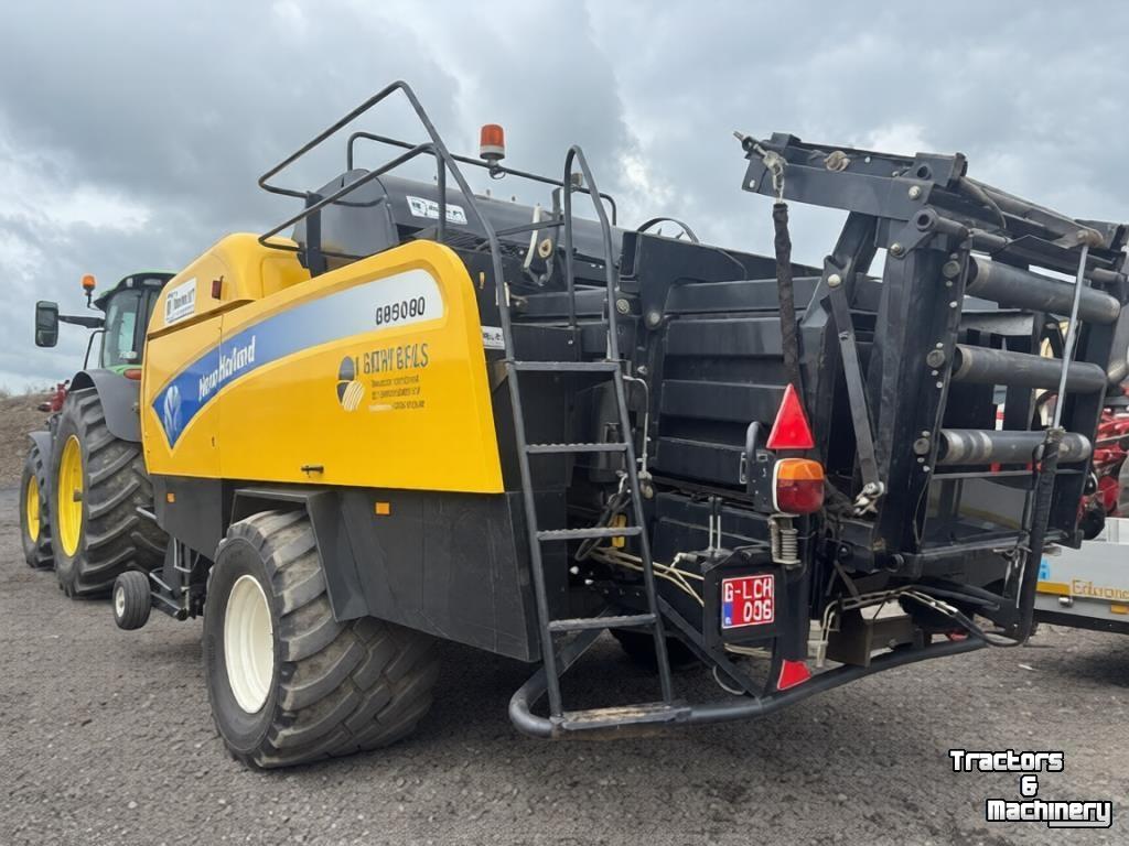 Presses New Holland BB9080
