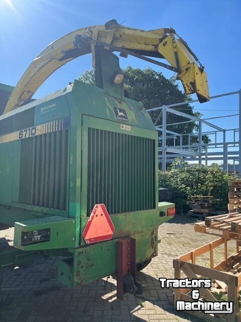 Ensileuse automotrice John Deere 6710