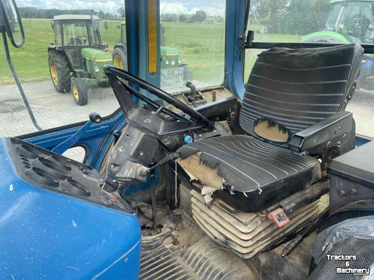 Tracteur Ford 8210 II ZF-4WD, DP 16+8, cab + airco !!