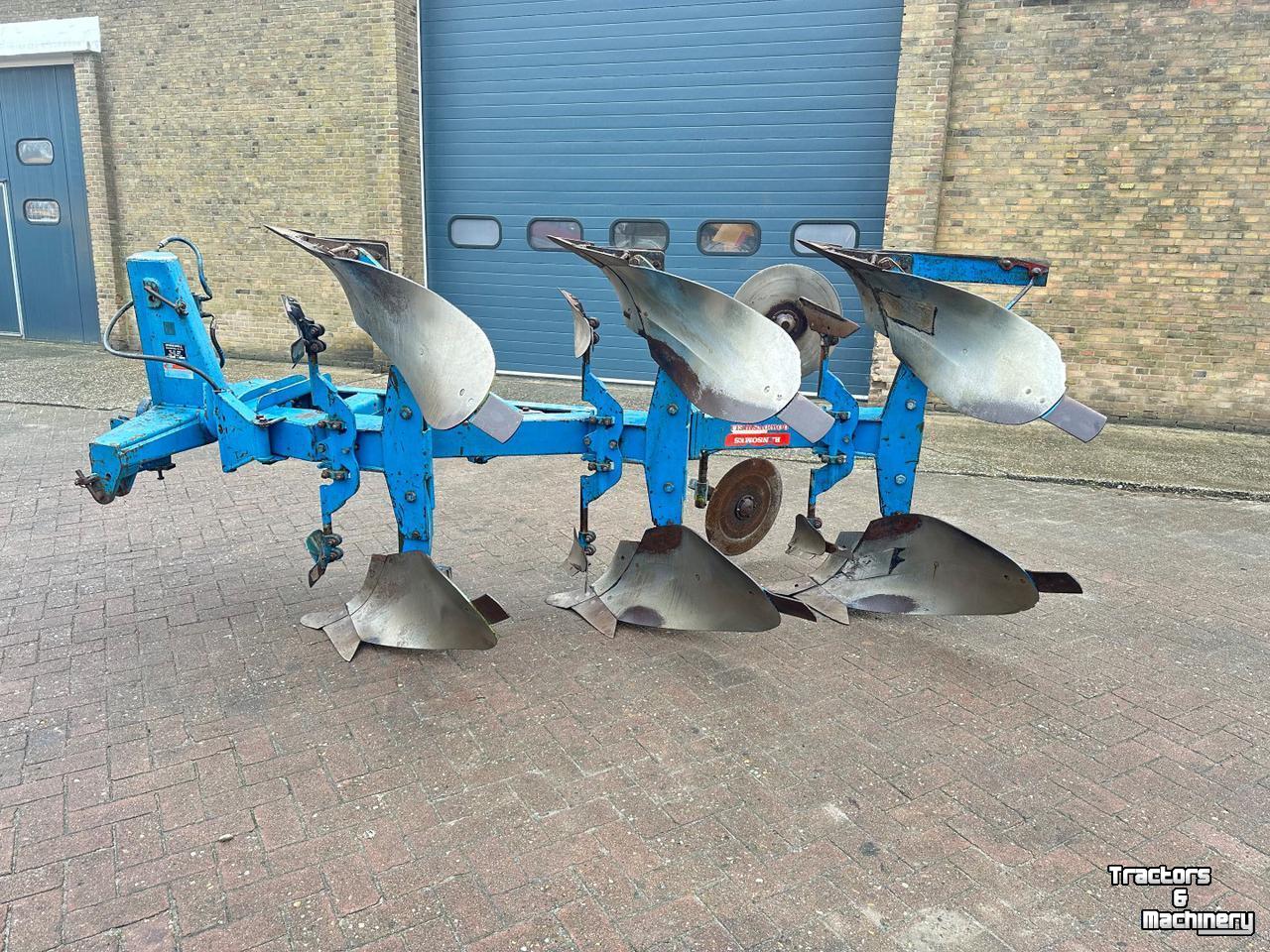 Charrues Dowdeswell DP 7 PLOEG