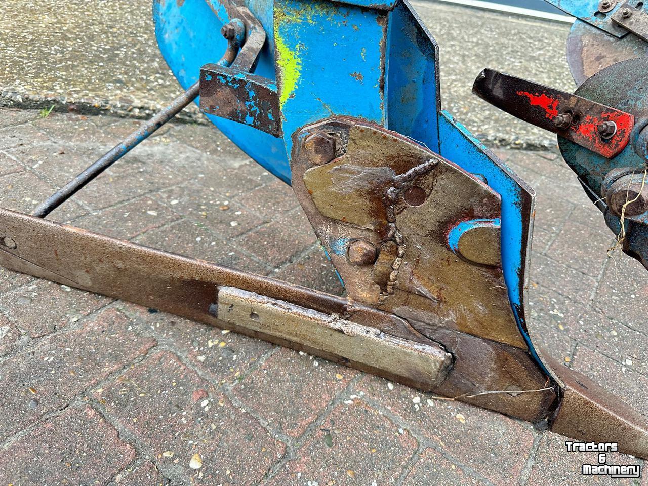 Charrues Dowdeswell DP 7 PLOEG