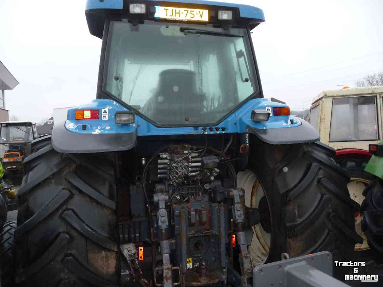 Tracteurs New Holland 8670