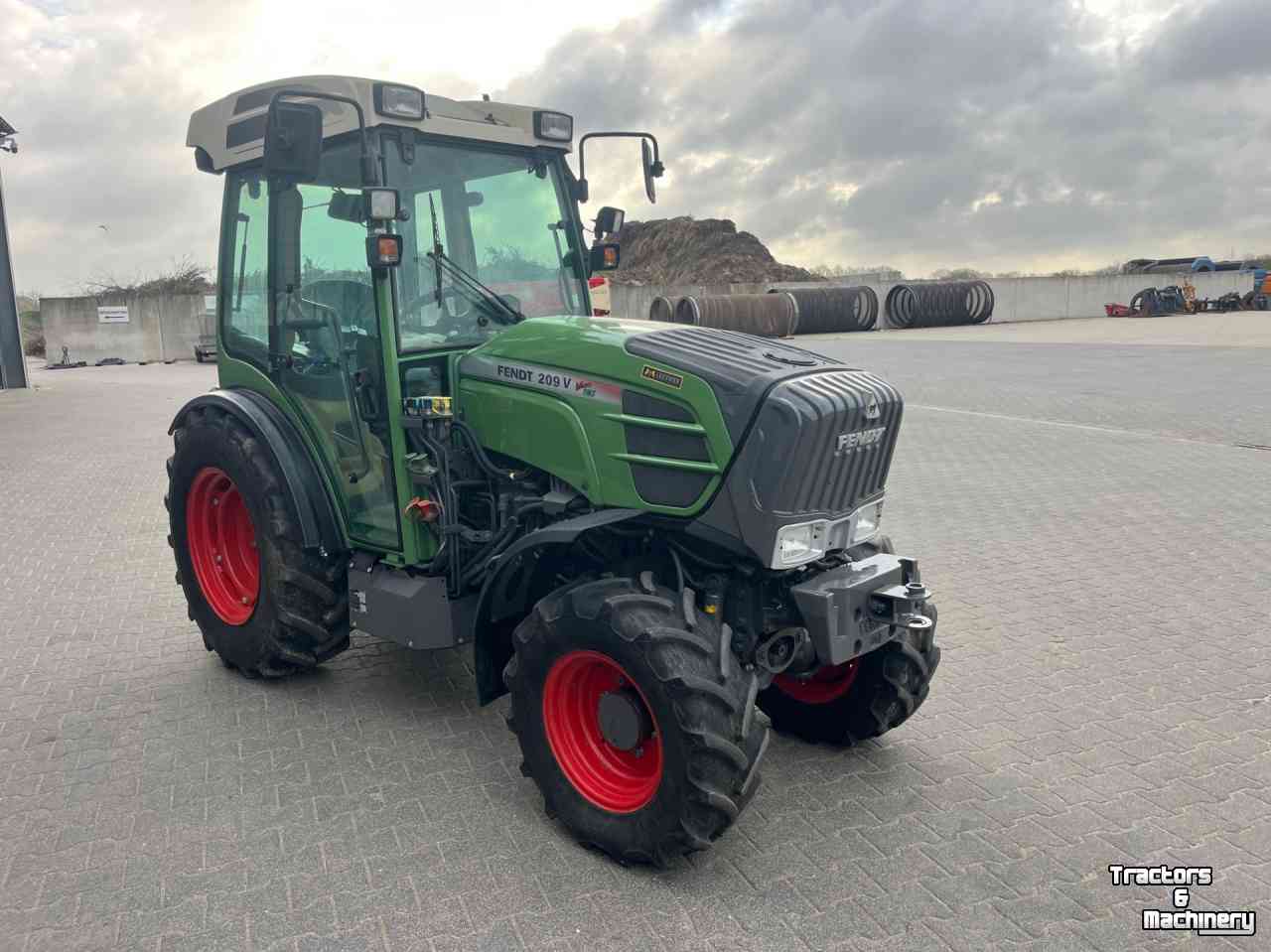 Tracteur Fendt 209 V