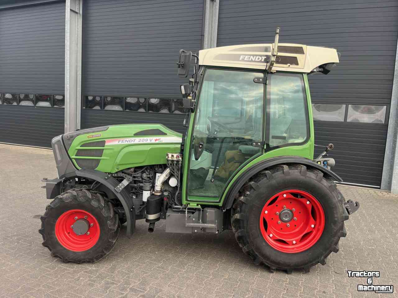 Tracteur Fendt 209 V