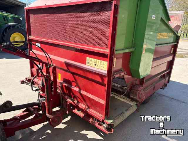 Distributeur de fourrage en bloc Strautmann Blokkenwagen