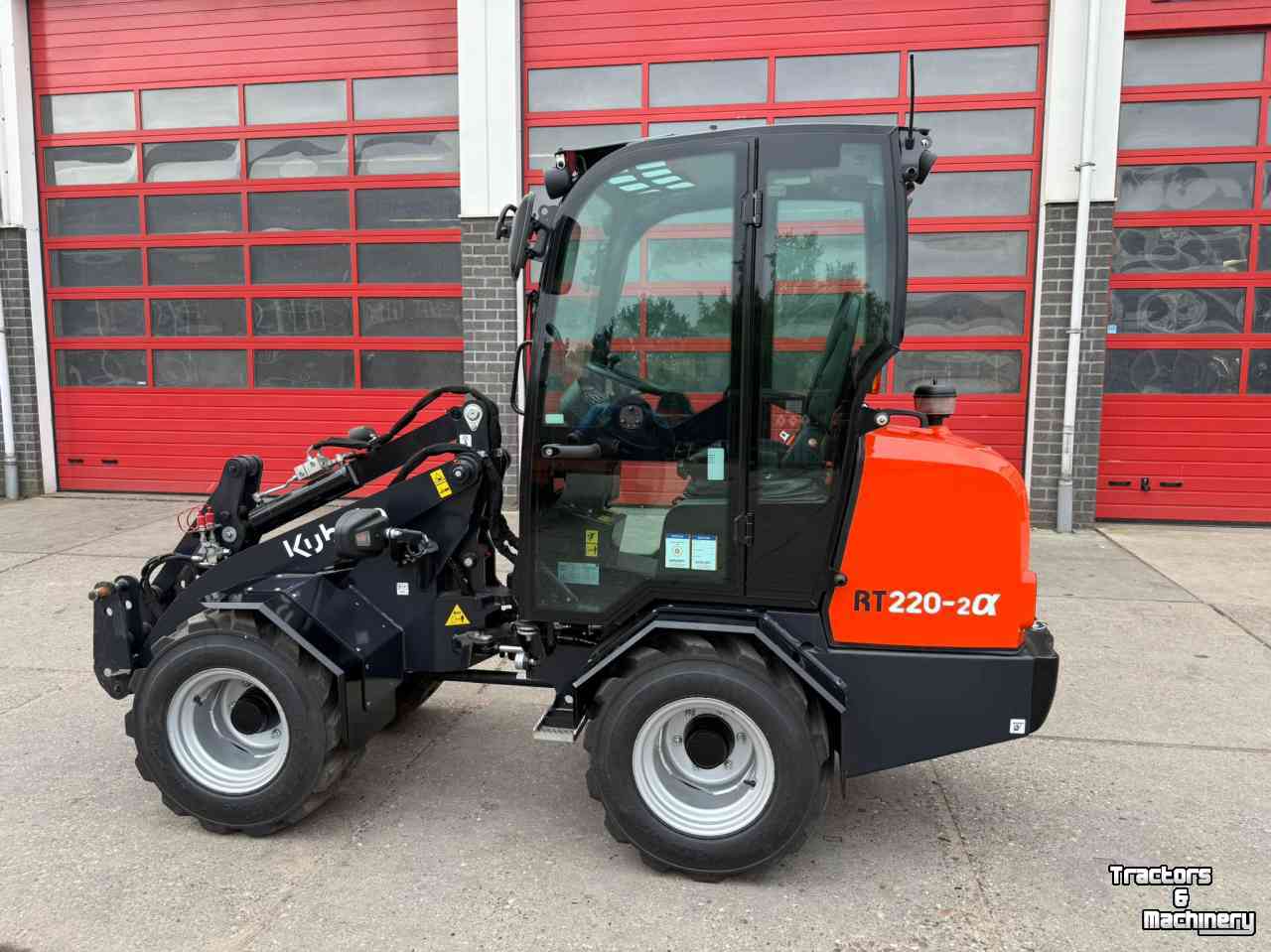 Chargeuse sur pneus Kubota RT220-2a nieuw. ( Giant G2300 X-tra HD ) Cabine