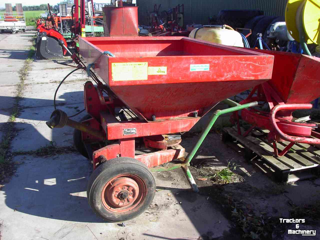 Distributeur d‘engrais Kuhn ZSA 800