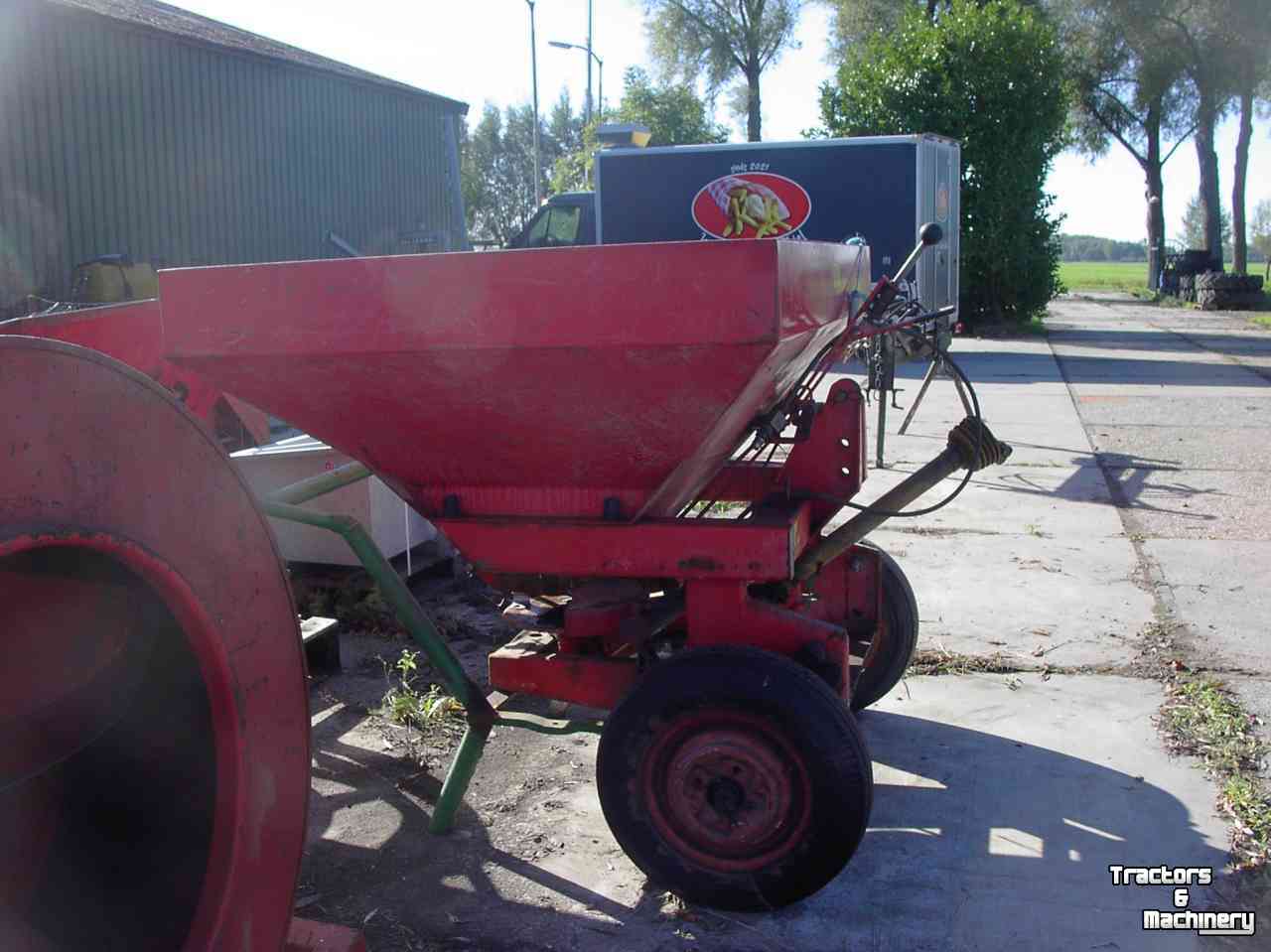 Distributeur d‘engrais Kuhn ZSA 800