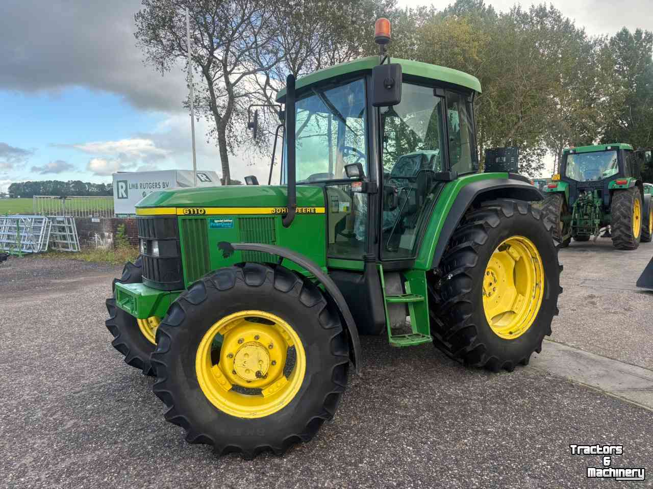 Tracteur John Deere 6110