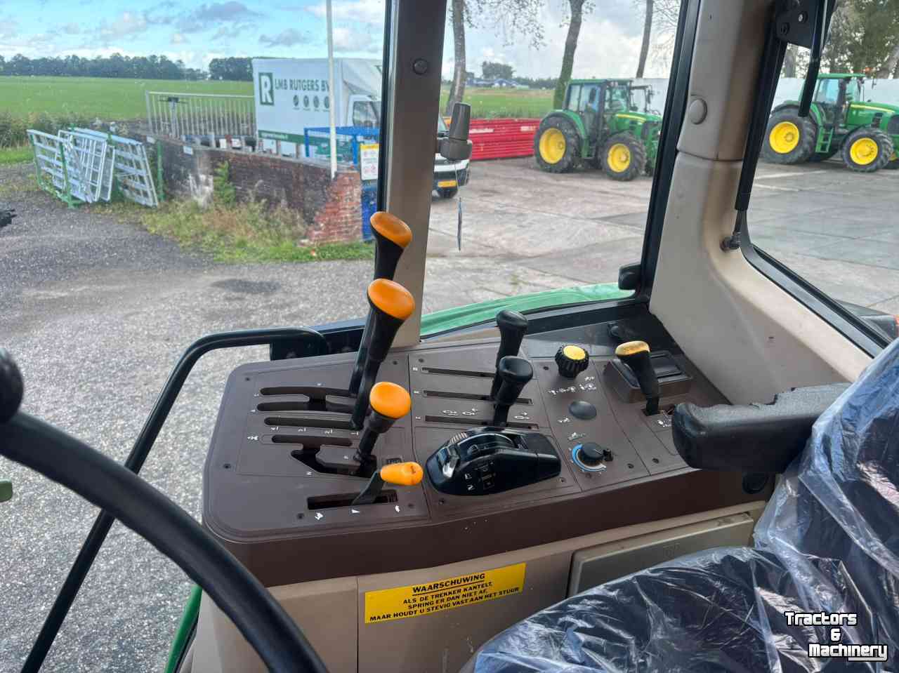 Tracteur John Deere 6110