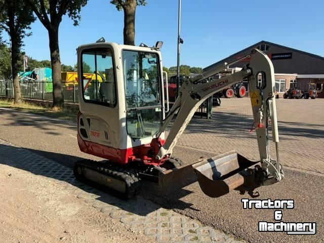 Mini pelleteuse Takeuchi TB 216
