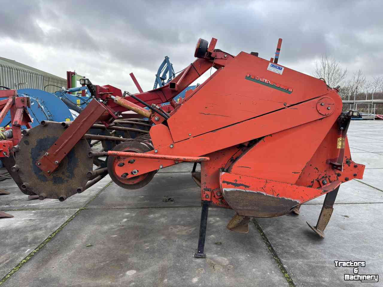Machine à bêcher Farmax LRP 300 LHDH spitmachine